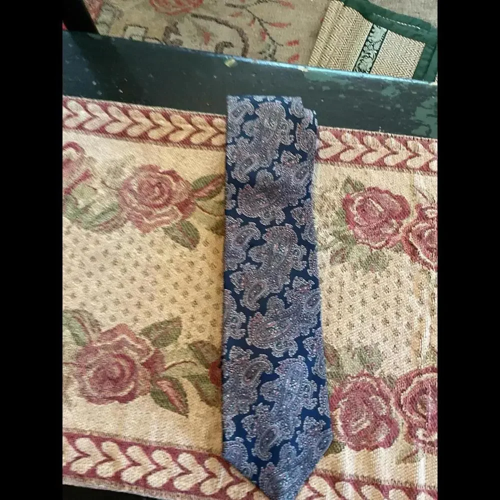 Brooks Brothers Navy Paisley Silk Tie
